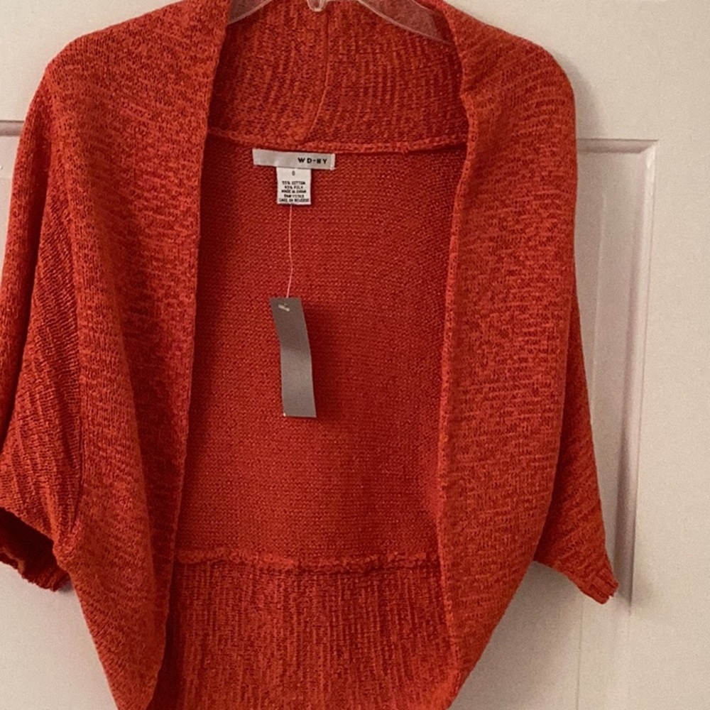 Very pretty NWT knit bolero